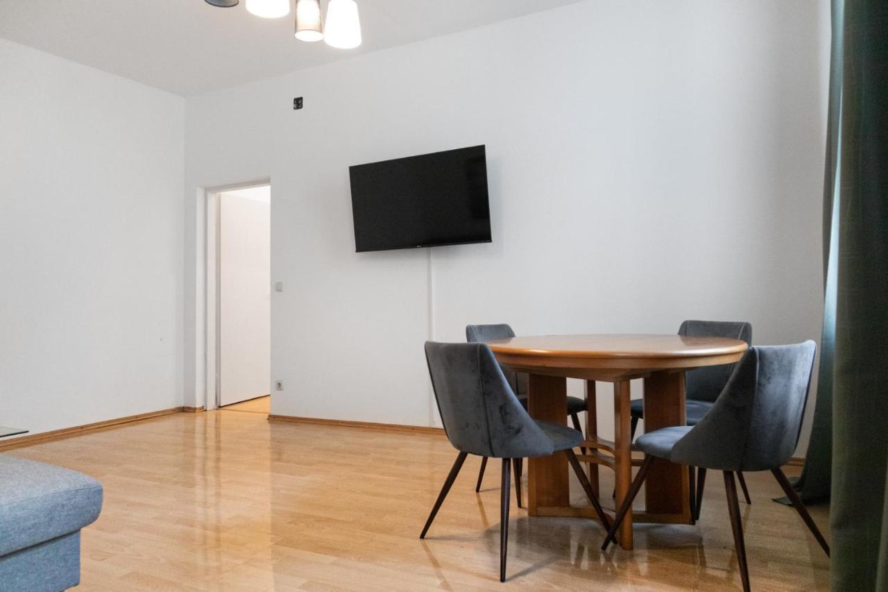 Welcoming 3Br Budget Apt. Well Connected Viena Exterior foto
