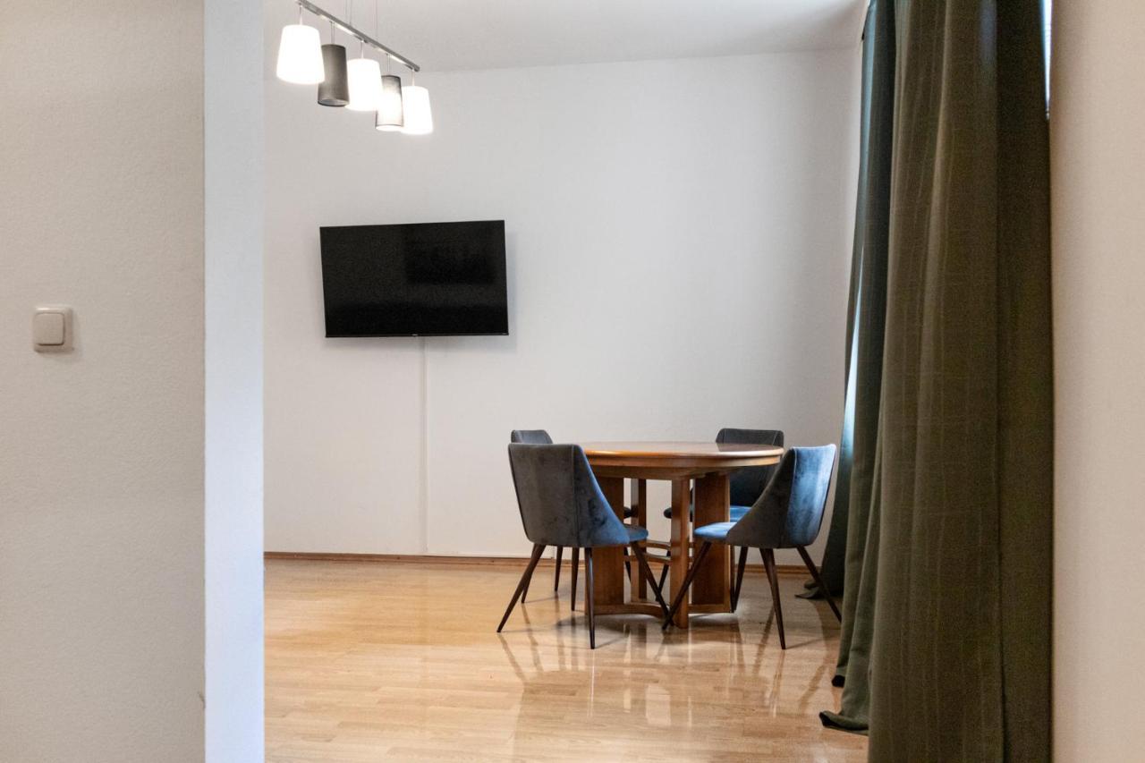 Welcoming 3Br Budget Apt. Well Connected Viena Exterior foto