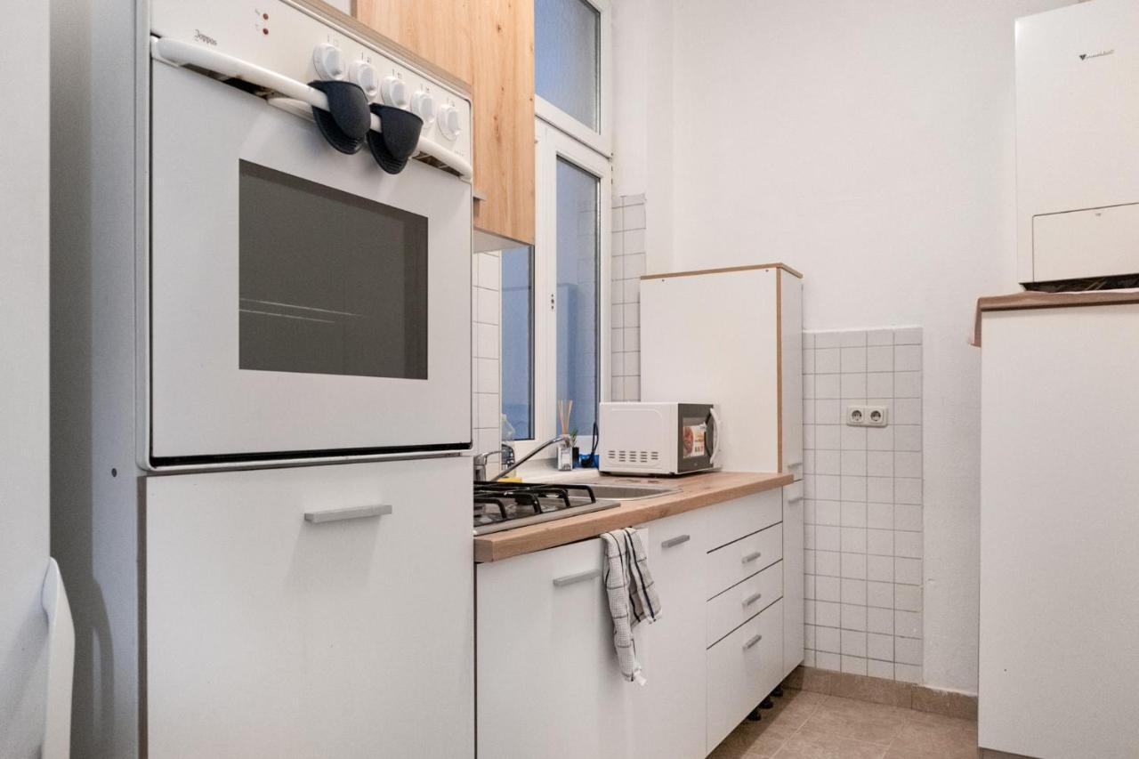 Welcoming 3Br Budget Apt. Well Connected Viena Exterior foto