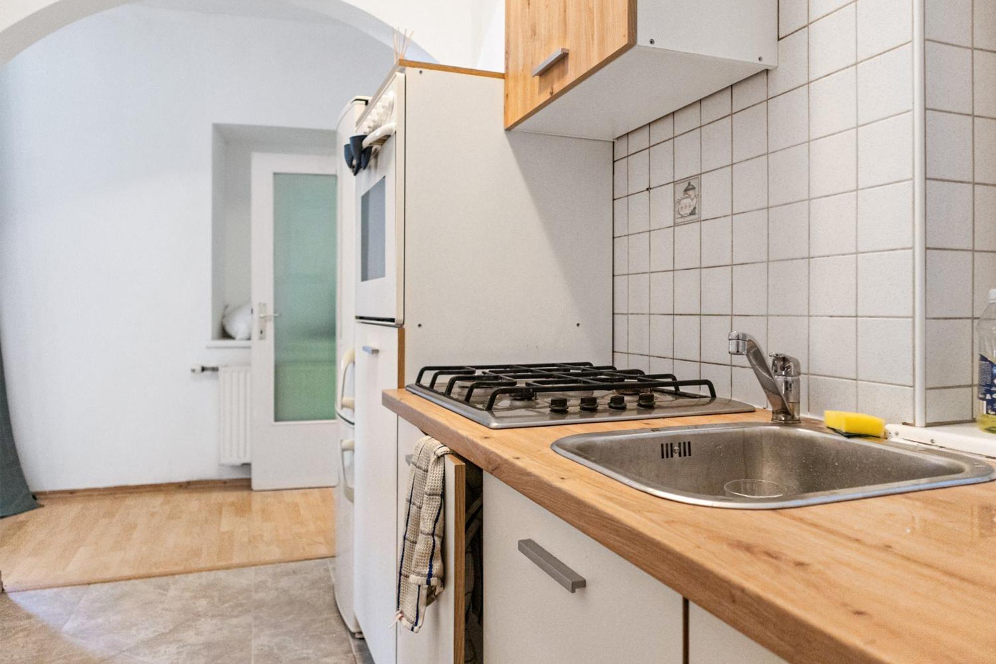 Welcoming 3Br Budget Apt. Well Connected Viena Exterior foto